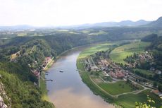 Bastei-Blick auf-Elbe-1.jpg